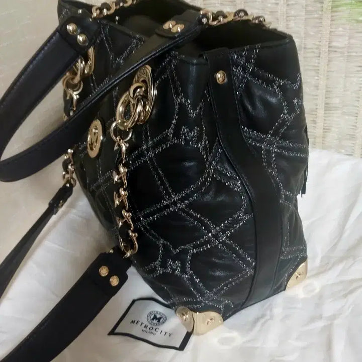 [BUNJANG] Metrocity Quilted Chain Shoulder Bag Black / 메트로시티 퀼팅 체인 숄더백 블랙