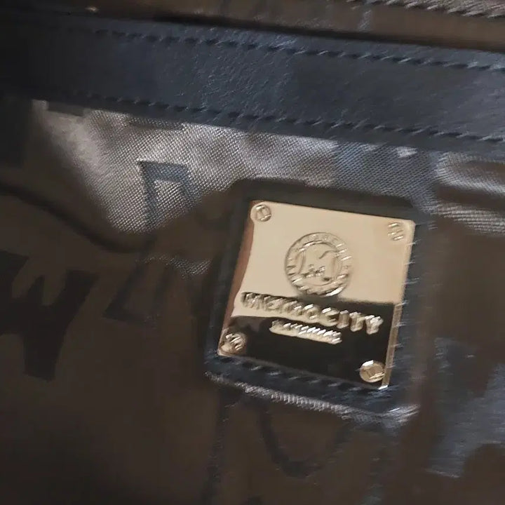 [BUNJANG] Metrocity Quilted Chain Shoulder Bag Black / 메트로시티 퀼팅 체인 숄더백 블랙