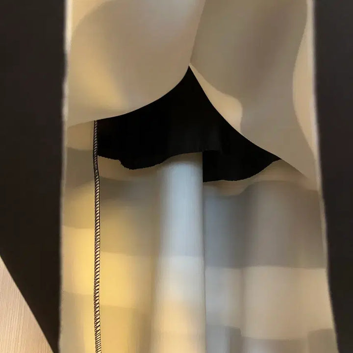[SOLD OUT] F) 우아한 블랙앤화이트 밴딩 네오프렌 스트라이프 플레어 롱 스커트