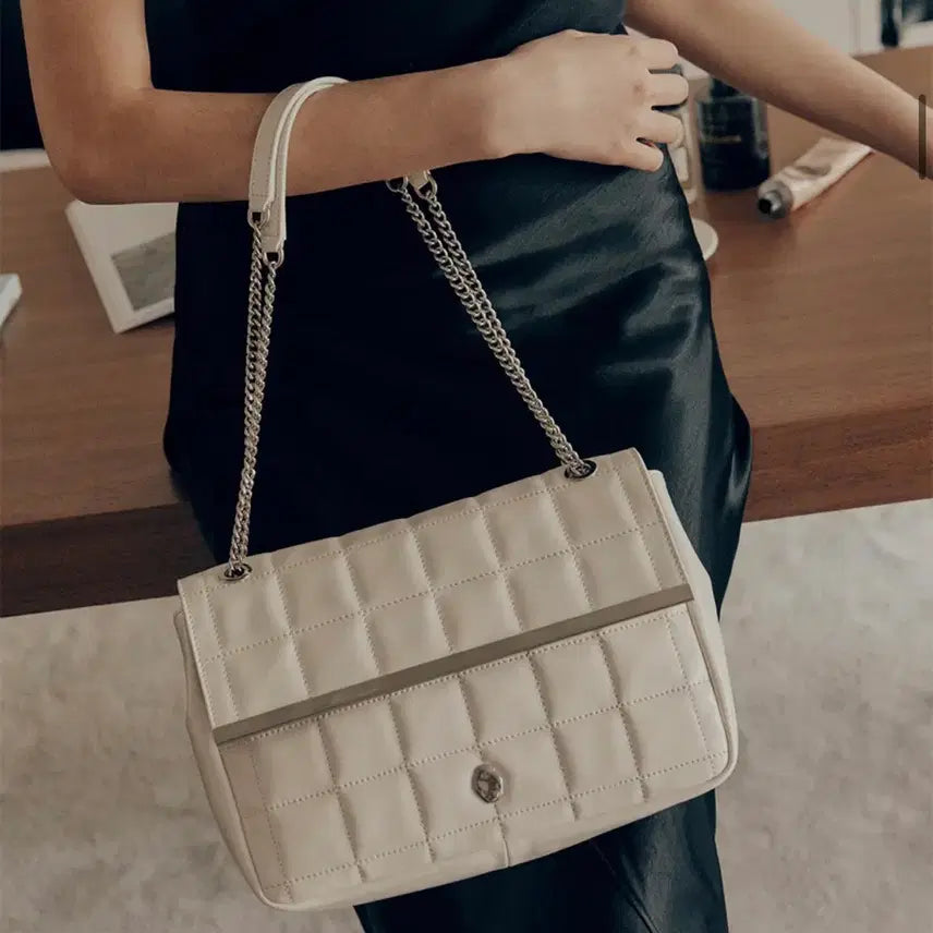 [BUNJANG] Ostkaka Knut Quilting Frame Ivory / 오스트카카 크누트 퀼팅 프레임 아이보리