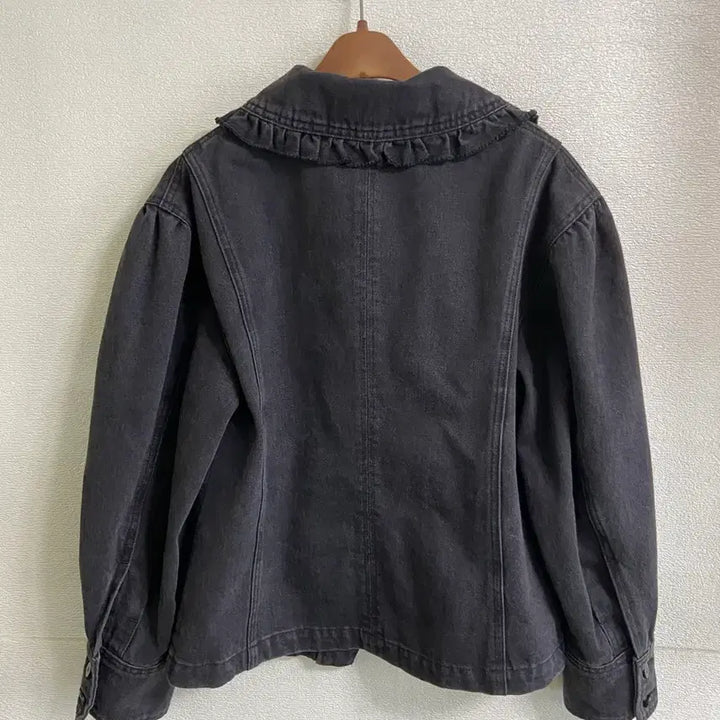 [SOLD OUT] (새상품급)럭키슈에뜨 프릴 빅카라 소매벌룬 데님자켓