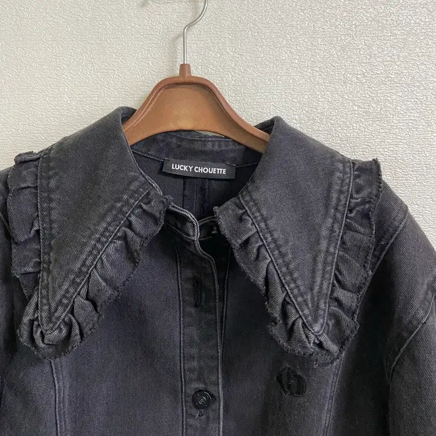 [SOLD OUT] (새상품급)럭키슈에뜨 프릴 빅카라 소매벌룬 데님자켓