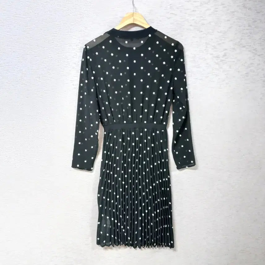 [SOLD OUT] B4-17/마쥬 허리시보리 블랙 쉬폰 자수 주름 원피스 여성