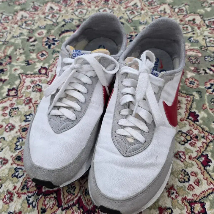 [BUNJANG] Nike Waffle Trainer 2 Grey Gym Red Sneakers / [최종할인] 나이키 와플 트레이너2 그레이 짐레드 9.5 270