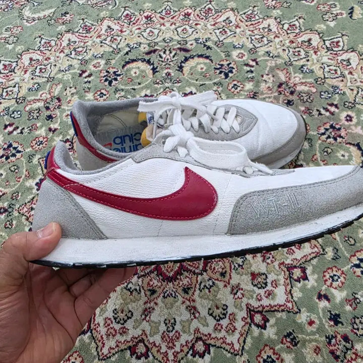 [BUNJANG] Nike Waffle Trainer 2 Grey Gym Red Sneakers / [최종할인] 나이키 와플 트레이너2 그레이 짐레드 9.5 270