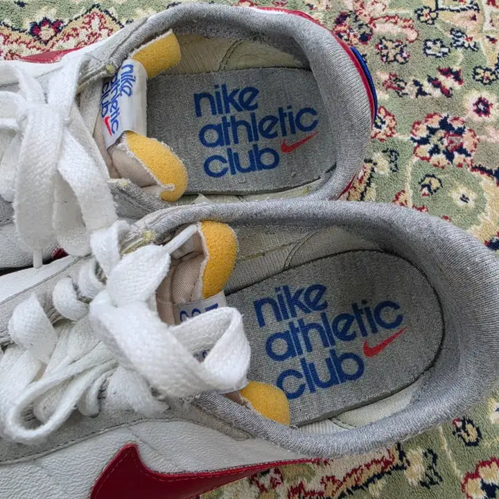 [BUNJANG] Nike Waffle Trainer 2 Grey Gym Red Sneakers / [최종할인] 나이키 와플 트레이너2 그레이 짐레드 9.5 270