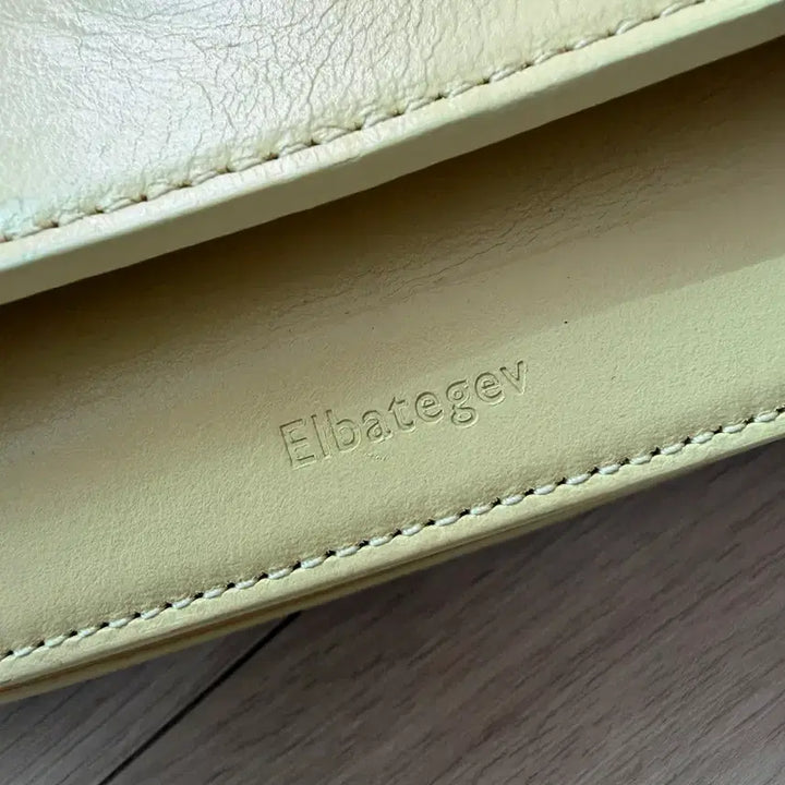 [BUNJANG] Elbategev Leather Shoulder Bag Lemon Yellow / 엘바테게브 가죽 숄더백 크로스백 레몬 옐로우 바게트백