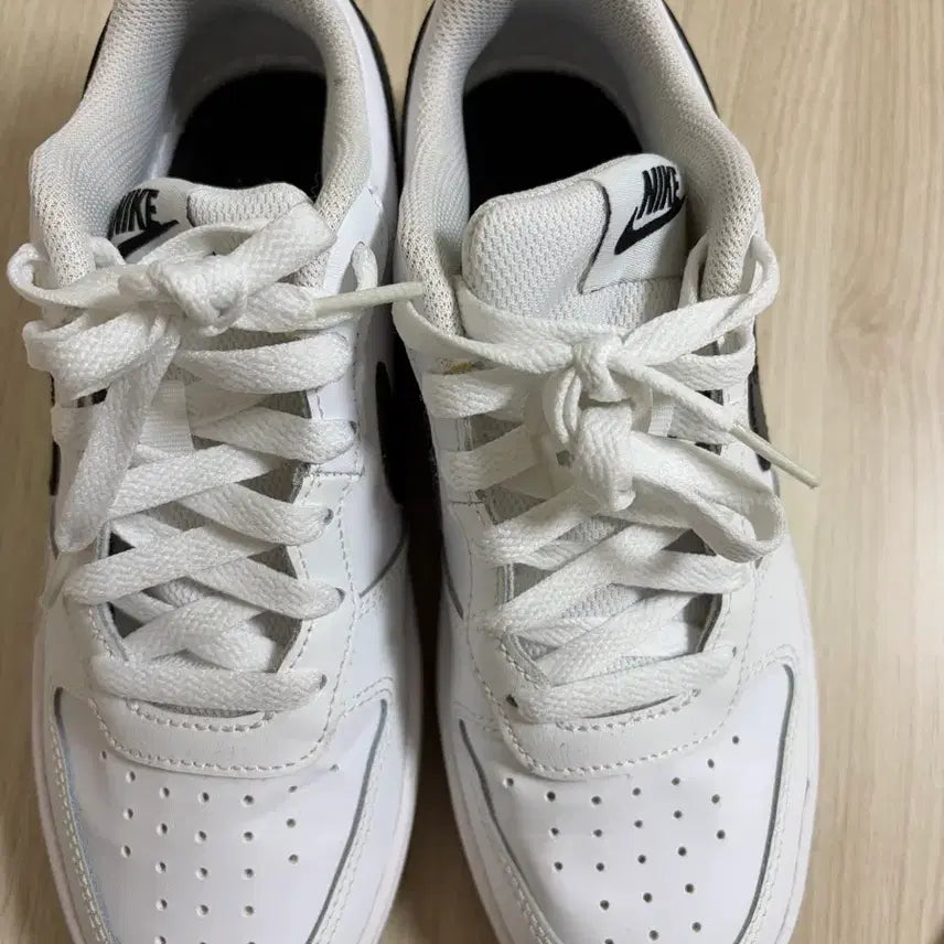 [SOLD OUT] 나이키 코트 버로우 로우 2 BQ5448 104 화이트블랙