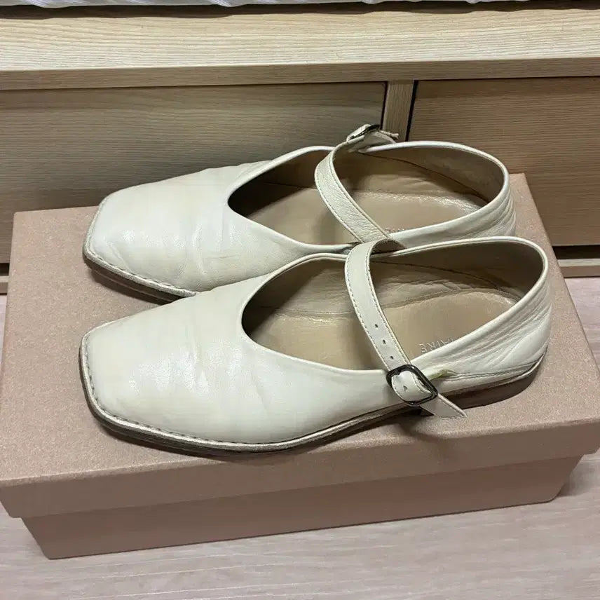 [SOLD OUT] 르메르 발레리나 메리제인 37사이즈