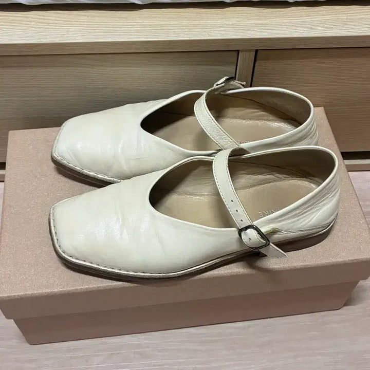 [SOLD OUT] 르메르 발레리나 메리제인 37사이즈