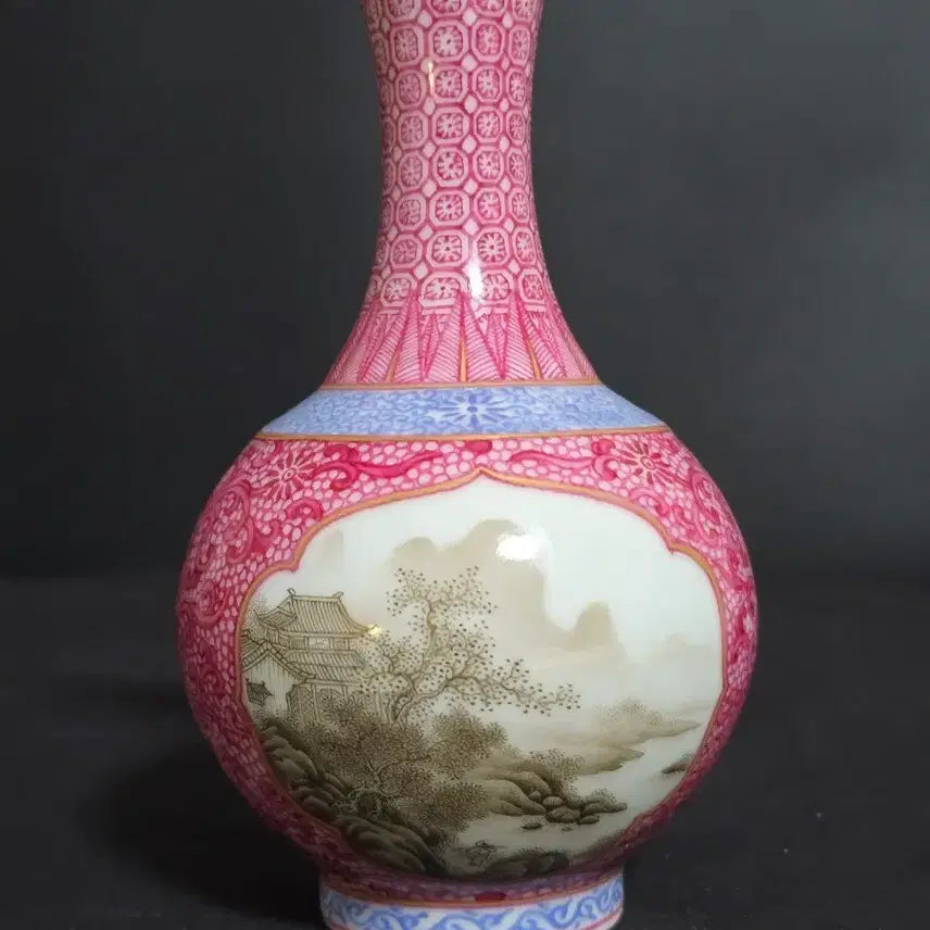 [BUNJANG] Qianlong Famille Rose Landscape Vase / 건륭분채산수문주병
