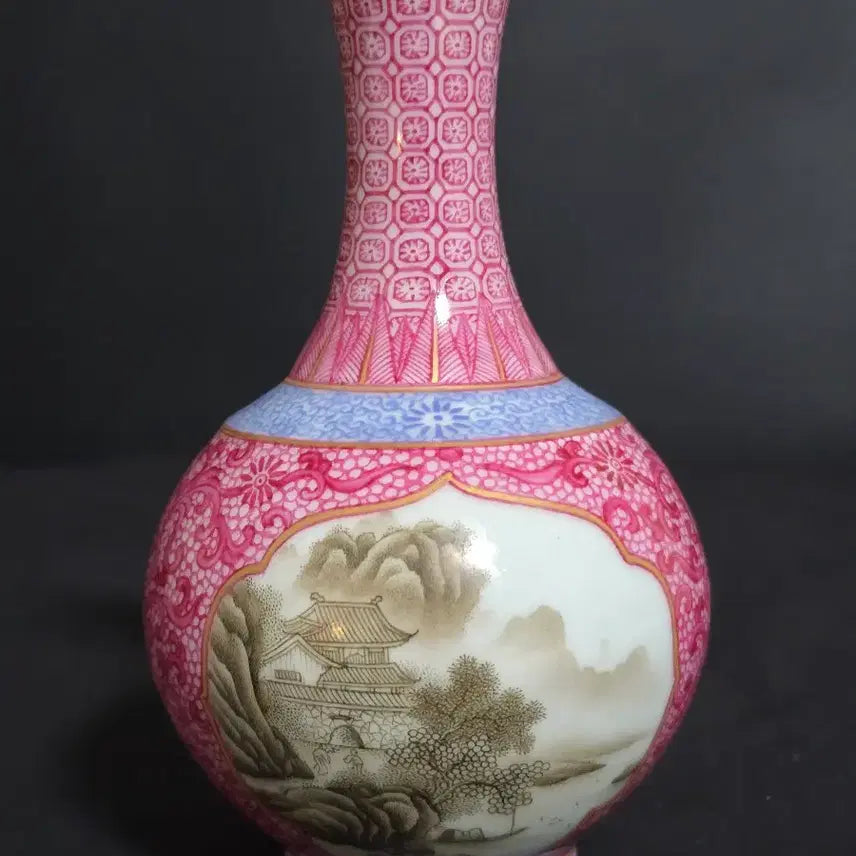 [BUNJANG] Qianlong Famille Rose Landscape Vase / 건륭분채산수문주병