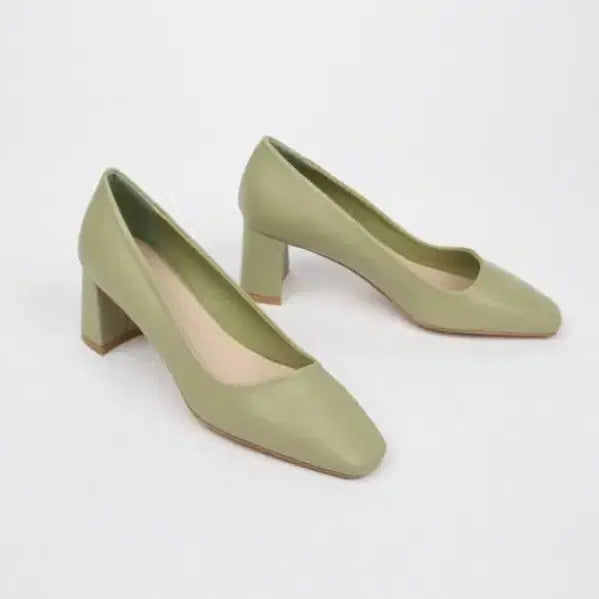 [SOLD OUT] 스퀘어토 힐 펌프스 연두색 230m(새상품)