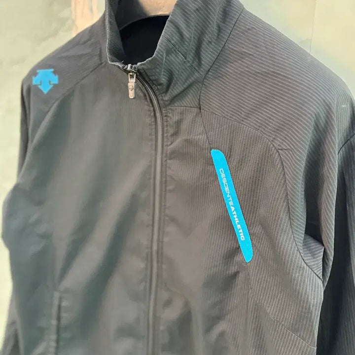 [SOLD OUT] 데상트 남성 바람막이 블랙 자켓 100