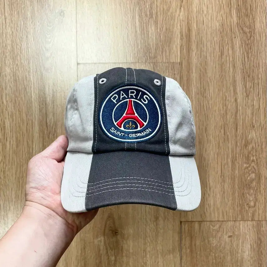 [BUNJANG] PSG Paris Saint-Germain Vintage Two-Tone Baseball Cap / 국내 유일 PSG 파리생제르망 빅 자수 로고 빈티지 투톤 볼캡 모자