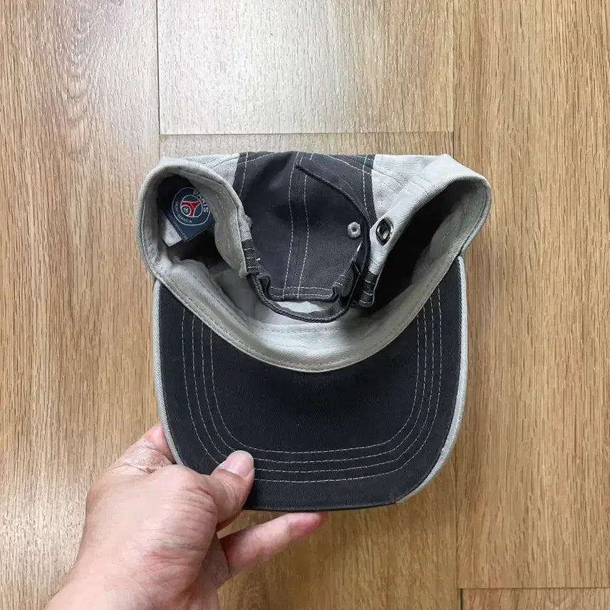 [BUNJANG] PSG Paris Saint-Germain Vintage Two-Tone Baseball Cap / 국내 유일 PSG 파리생제르망 빅 자수 로고 빈티지 투톤 볼캡 모자