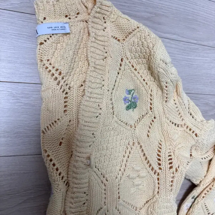 [SOLD OUT] 자라  꽃자수 니트 가디건