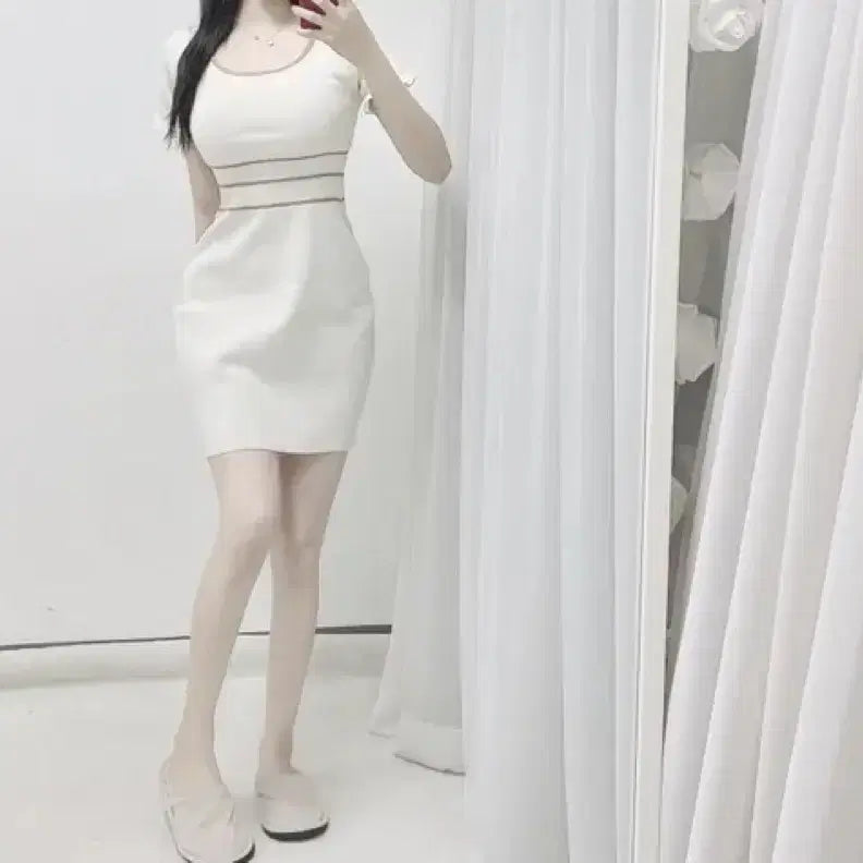 [SOLD OUT] 유어로즈 단독 무골반/힙딥커버 배색 프릴 세미플레어 원피스 발레코어