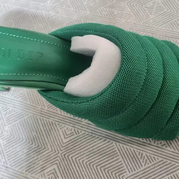 [SOLD OUT] GOLDEE 그린 퀼팅 뮬 힐235m