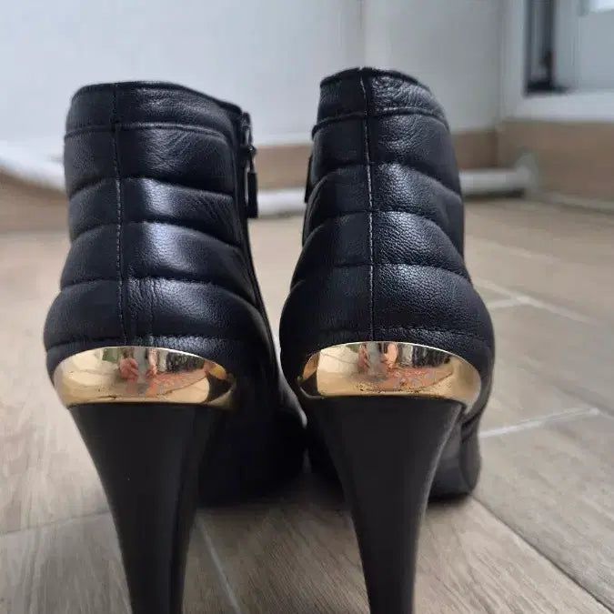 [BUNJANG] Elcanto Black Leather Ankle Boots / 엘칸토 블랙 가죽 앵클 부츠 힐