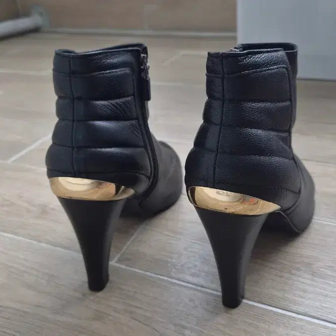 [BUNJANG] Elcanto Black Leather Ankle Boots / 엘칸토 블랙 가죽 앵클 부츠 힐