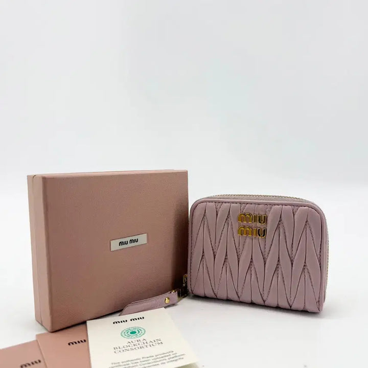 [BUNJANG] Miu Miu Matelassé Gold Logo Card Wallet / 미우미우 마테라쎄 금장로고 지퍼돌이 카드지갑