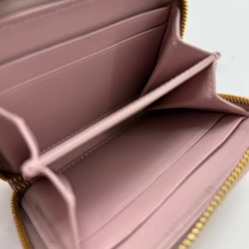 [BUNJANG] Miu Miu Matelassé Gold Logo Card Wallet / 미우미우 마테라쎄 금장로고 지퍼돌이 카드지갑