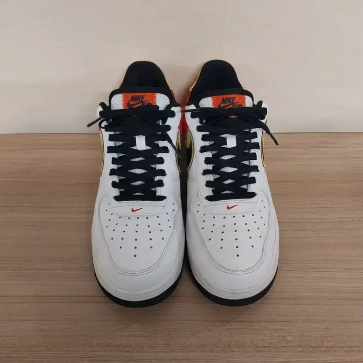 [SOLD OUT] 남성 나이키 에어포스1 07 LV8 스니커즈, 운동화 (275)
