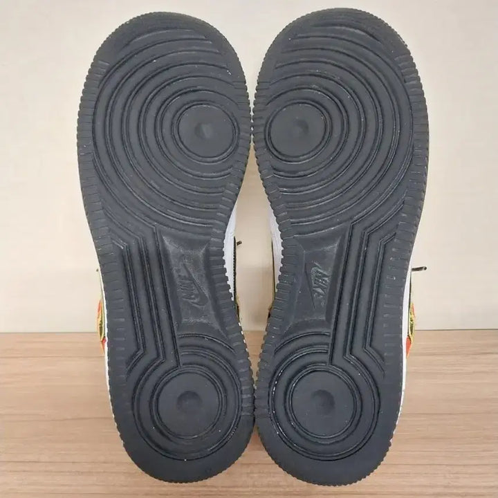 [SOLD OUT] 남성 나이키 에어포스1 07 LV8 스니커즈, 운동화 (275)