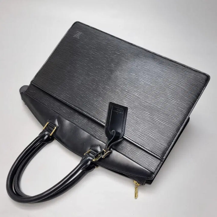 [BUNJANG] Louis Vuitton Epi Libera Tote Bag Black Handbag / 루이비통 에삐 리베라 토트백 블랙 (최상급 핸드백)