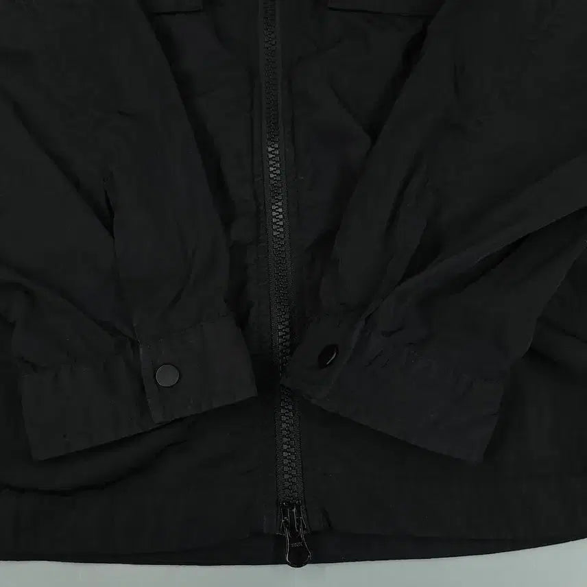 [SOLD OUT] C.P COMPANY 씨피컴퍼니 블랙 렌즈패치 포포켓 투웨이지퍼 CHRO