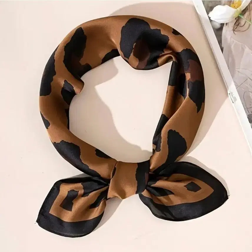 [SOLD OUT] 레오파드 패턴 스카프(새상품)
