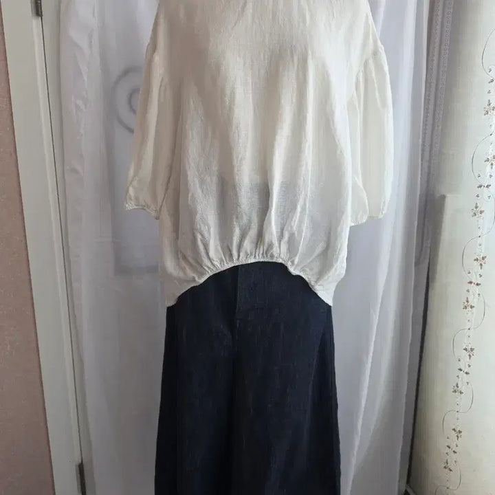 [SOLD OUT] ZARA 오프화이트 린넨 프릴 넥 블라우스 (free)