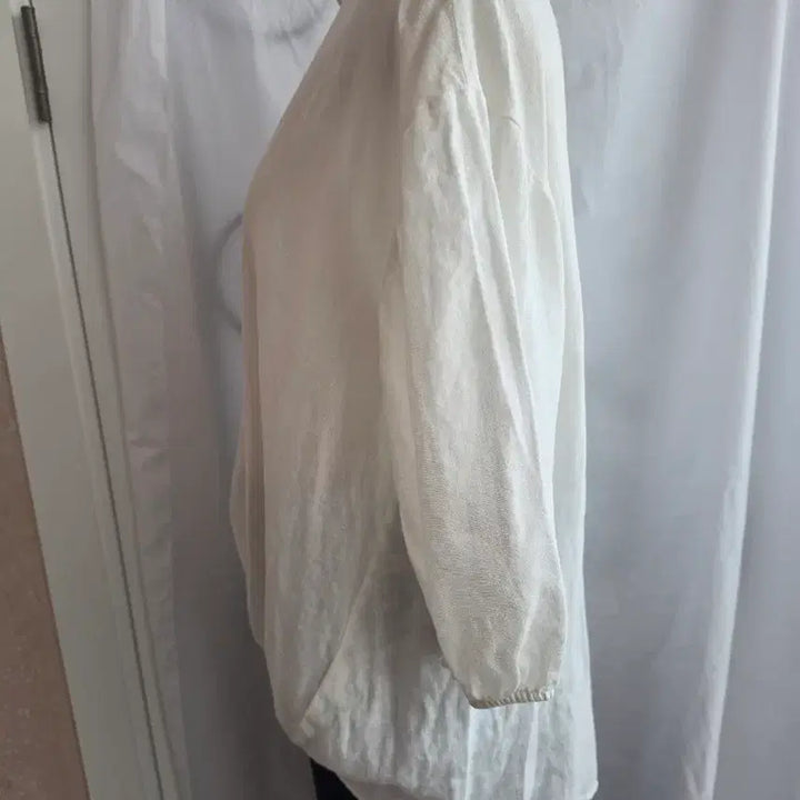 [SOLD OUT] ZARA 오프화이트 린넨 프릴 넥 블라우스 (free)