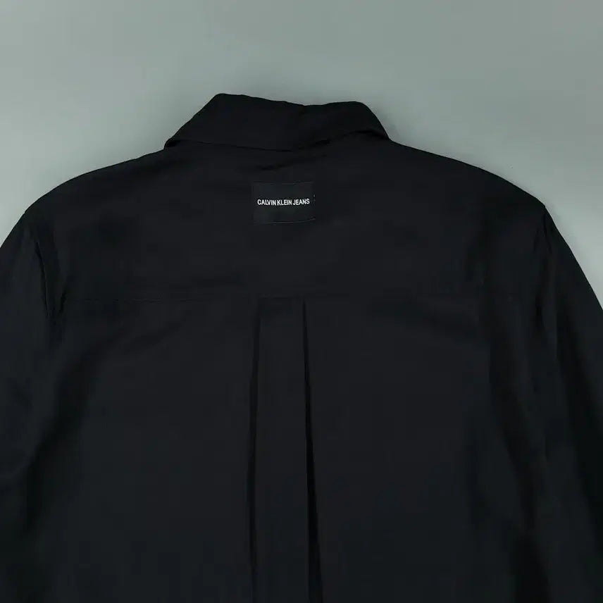 [BUNJANG] Calvin Klein Jeans Black Double Pocket Rayon Shirt / 캘빈클라인 진스 블랙 더블포켓 레이온 남방 셔츠 S