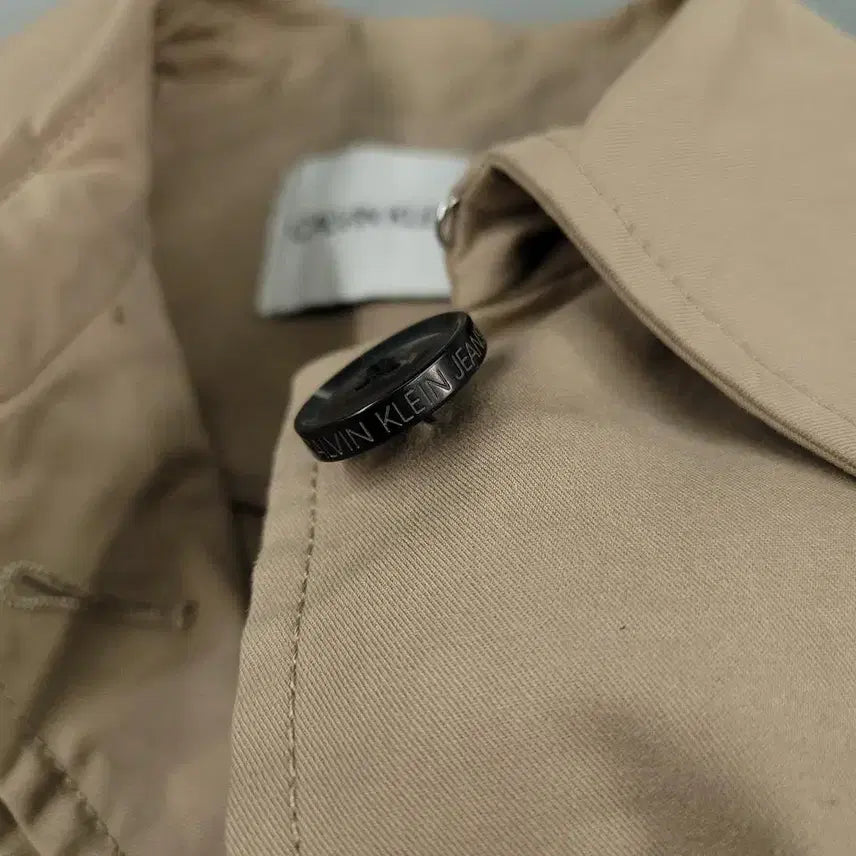 [BUNJANG] Calvin Klein Jeans Beige Hidden Zipper Shoulder Strap Cotton Blend Long Coat / 캘빈클라인 진스 베이지 히든지퍼 네크비조 어깨견장 코튼블렌드 롱 코트 S