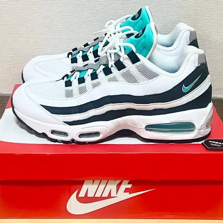 [SOLD OUT] [280] 나이키 에어맥스 95 OG 화이트 앤 블랙(에메랄드)