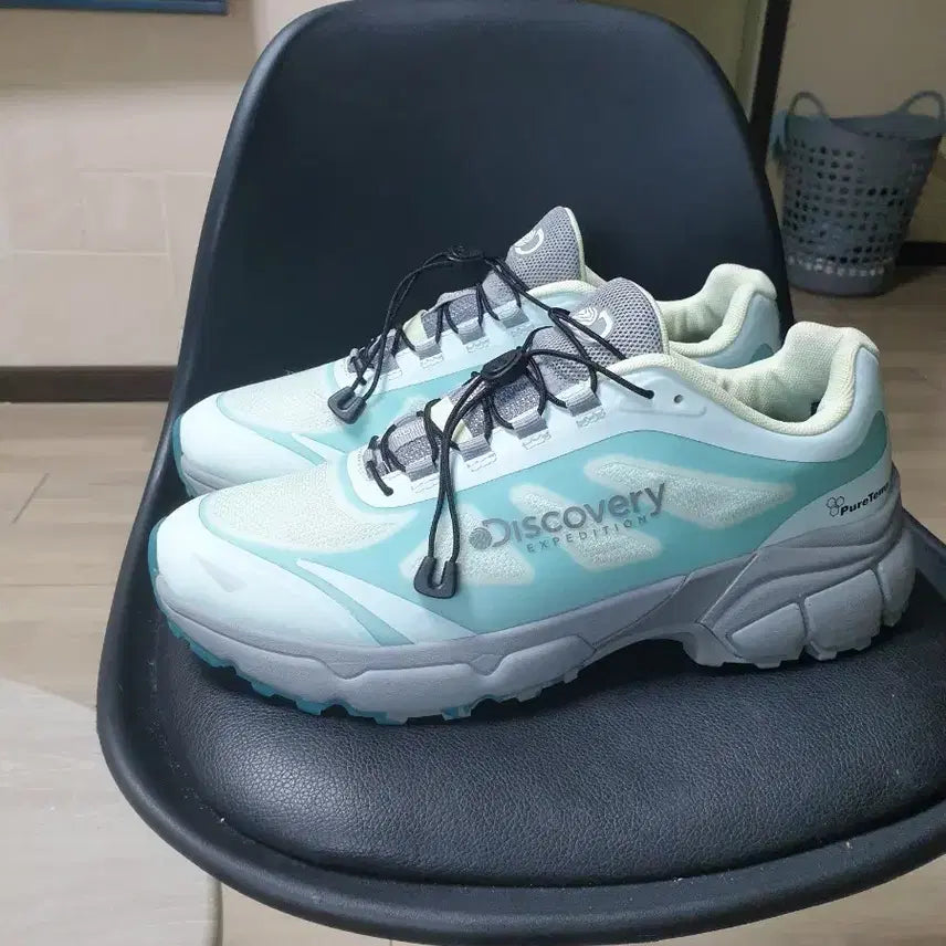 [SOLD OUT] 디스커버리 런닝화 민트색 운동화 270