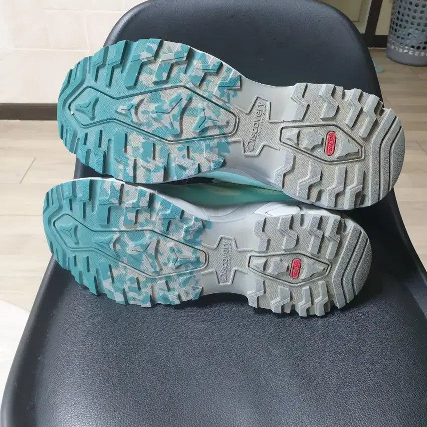 [SOLD OUT] 디스커버리 런닝화 민트색 운동화 270