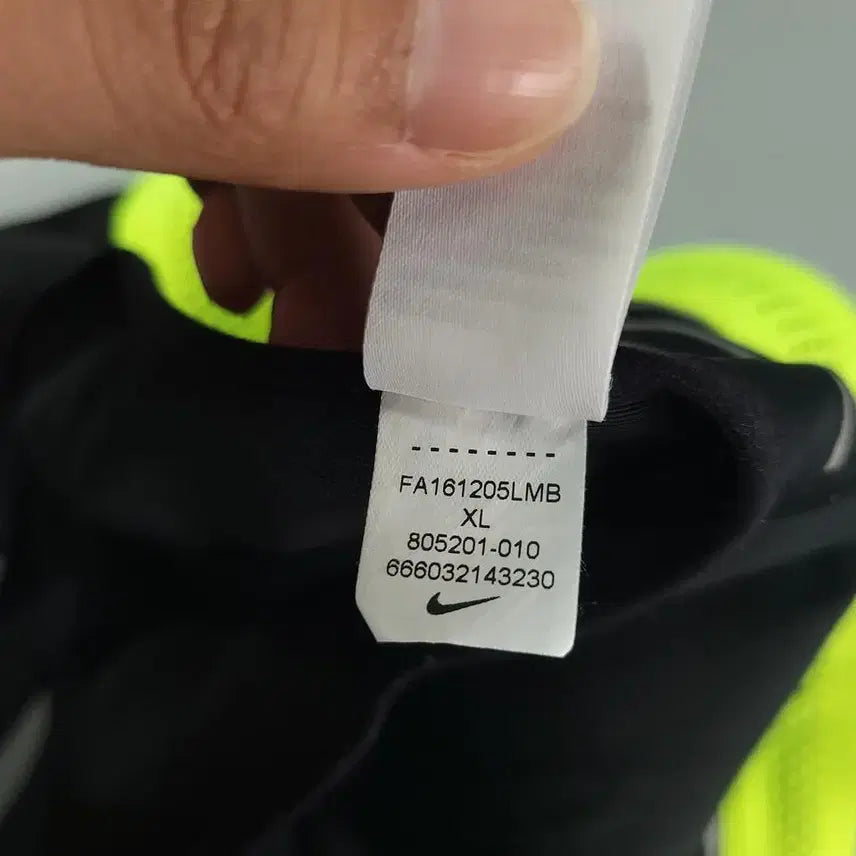 [BUNJANG] Nike Black Neon White Reflective Dri-FIT Shorts / 나이키 블랙 네온형광 화이트 배색 스우시 로고 리플렉티브 라이닝 드라이핏