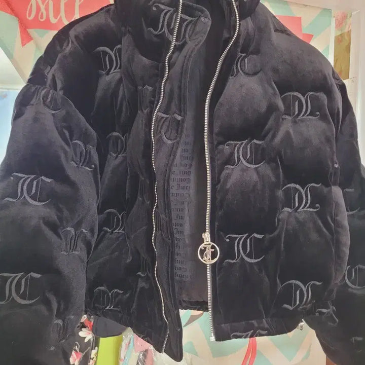 [BUNJANG] Juicy Couture Velvet Padded Jacket / Juicy Couture 벨벳 패딩