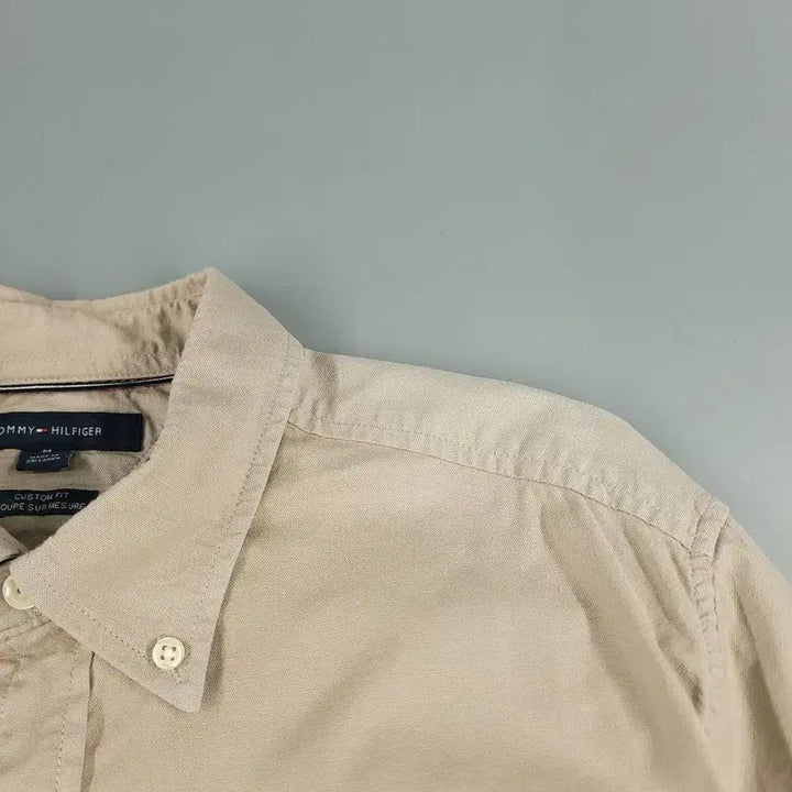[BUNJANG] Tommy Hilfiger Beige Button-Down Custom Fit Cotton Blend Shirt / 타미힐피거 베이지 버튼다운 커스텀핏 코튼블렌드 남방 셔츠 M
