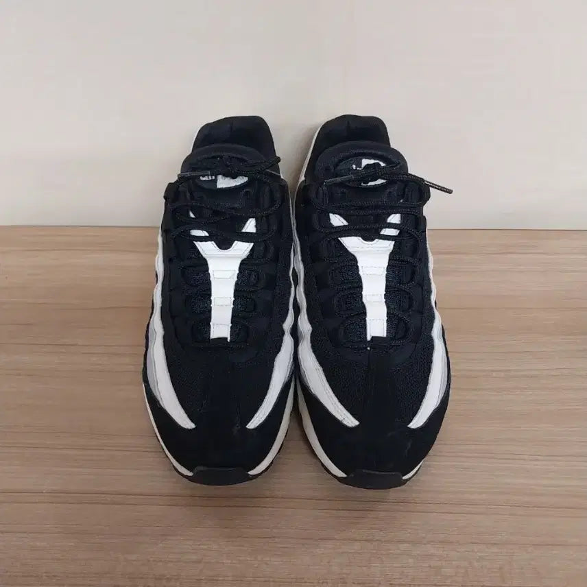 [SOLD OUT] 남성 나이키 에어맥스 95 에센셜 흰회검 운동화 (260)