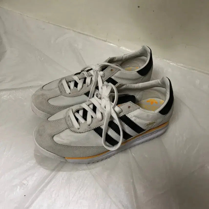 [BUNJANG] Adidas Sneakers 235MM / 아디다스 운동화 235MM@9951