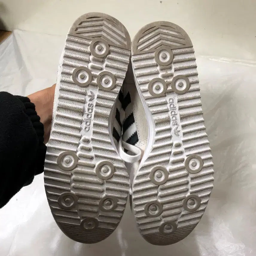 [BUNJANG] Adidas Sneakers 235MM / 아디다스 운동화 235MM@9951
