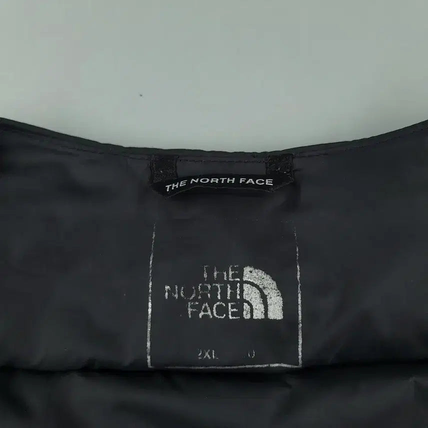 [BUNJANG] The North Face Black Tone-on-Tone Logo Superlight Duck Down Vest / 노스페이스 블랙 톤톤 로고 슈퍼라이트 덕다운 오리털 경량 패딩조끼 패딩베