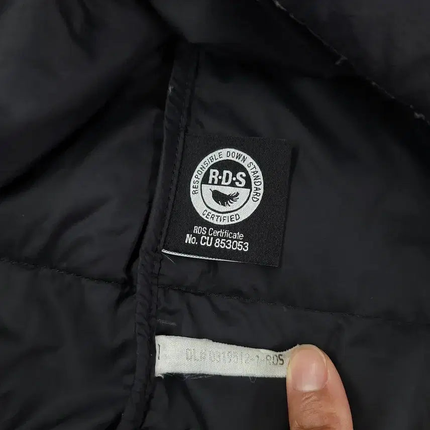 [BUNJANG] The North Face Black Tone-on-Tone Logo Superlight Duck Down Vest / 노스페이스 블랙 톤톤 로고 슈퍼라이트 덕다운 오리털 경량 패딩조끼 패딩베
