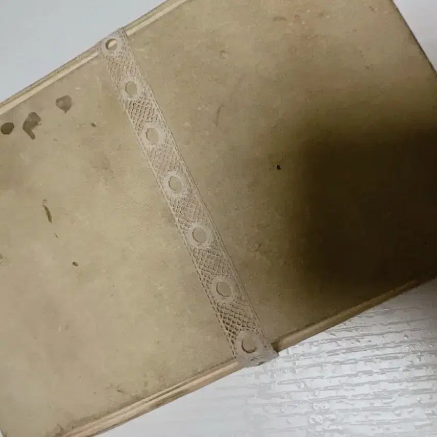 [BUNJANG] French Antique Book with Lace / 프랑스 앤틱북 레이스포함