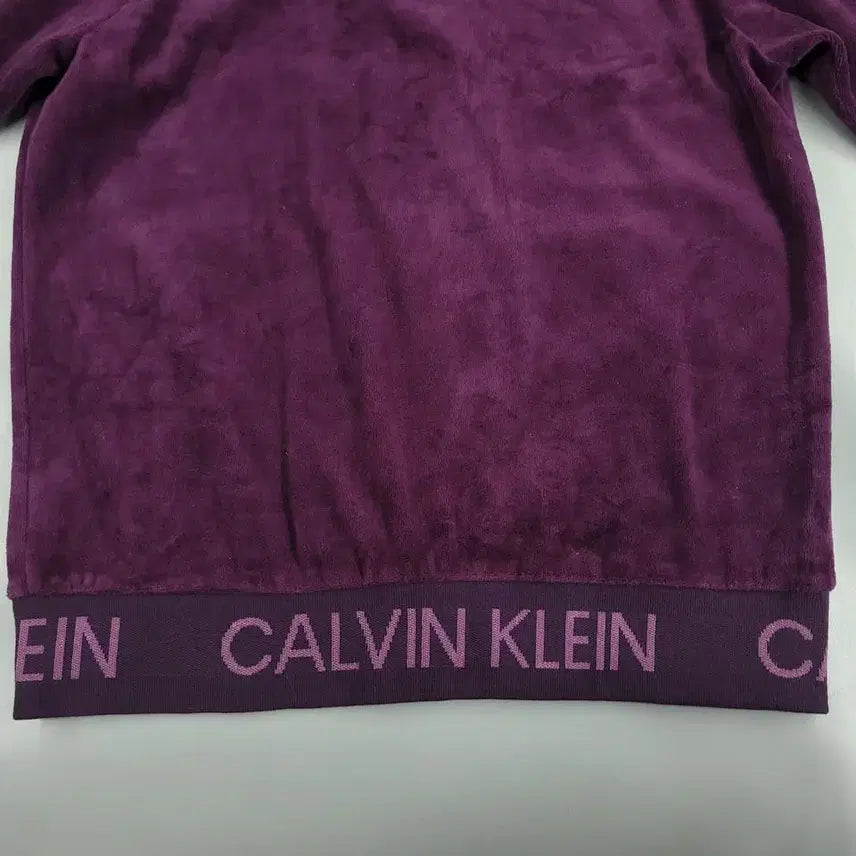 [BUNJANG] Calvin Klein Performance Deep Purple Spellout Logo Raglan Velvet Top / 캘빈클라인 퍼포먼스 딥퍼플 톤톤 스펠아웃 로고 레글런 벨벳 벨보아 벨루아