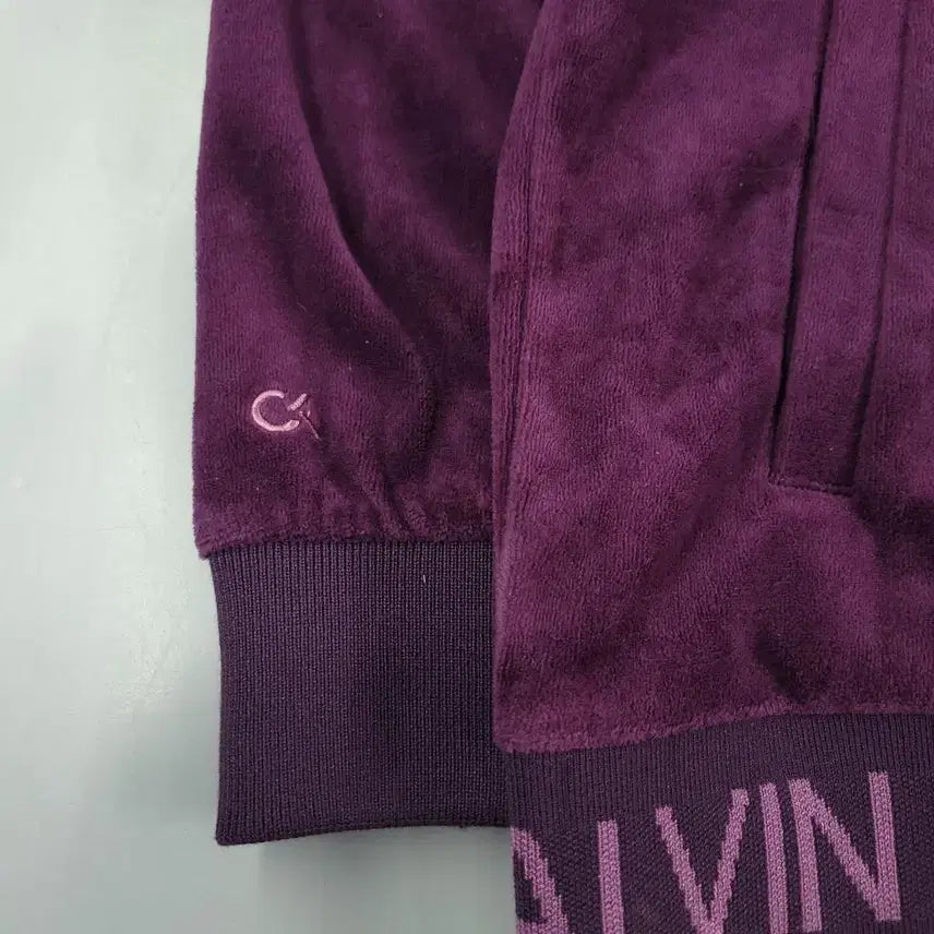 [BUNJANG] Calvin Klein Performance Deep Purple Spellout Logo Raglan Velvet Top / 캘빈클라인 퍼포먼스 딥퍼플 톤톤 스펠아웃 로고 레글런 벨벳 벨보아 벨루아